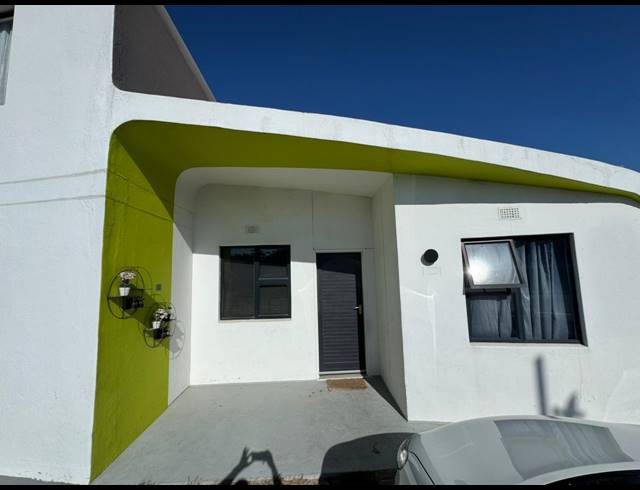 2 BEDROOM HOUSE FOR SALE IN THE CONIFERS